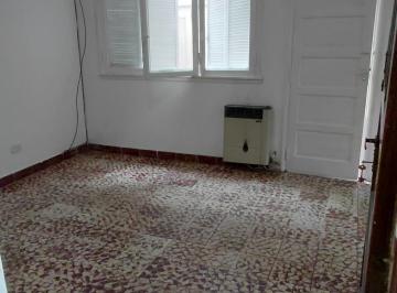 Departamento de 2 ambientes, Lomas de Zamora · Temperley Emilio Castro Dpto N°2, Central 5 Cuadras de Almirante Brown