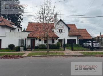 Casa · 681m² · 5 Ambientes · 3 Cocheras · Casa en Los Troncos