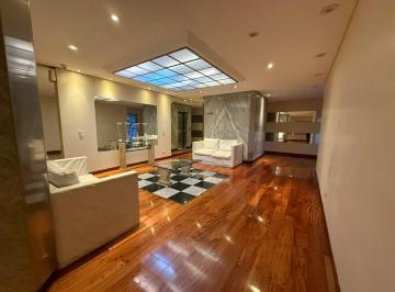 Departamento · 210m² · 6 Ambientes · 1 Cochera · Departamento de 4 Ambientes en Retiro - Marcelo T. Alvear Al 1300
