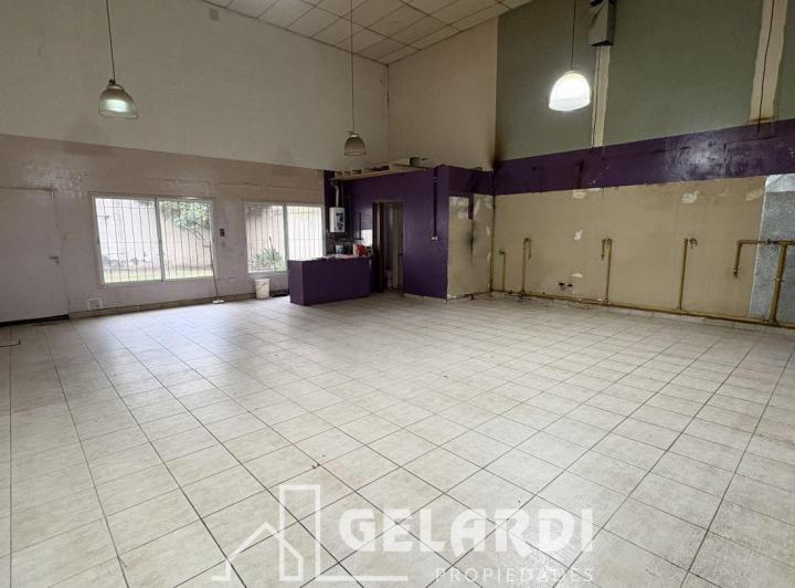 Local comercial · 127m²