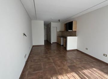 Departamento · 38m² · 1 Ambiente · Alquiler - Monoambiente de 38 m² en Construcción, Zeballos 1846.