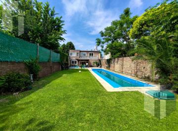 Casa · 200m² · 4 Ambientes · 1 Cochera · Venta Casa 4 Ambientes en Boulogne Sur Mer con Pileta