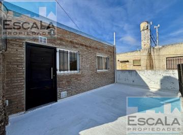 Casa · 40m² · 2 Ambientes · Casa en Planta Alta de un Dormitorio con Terraza