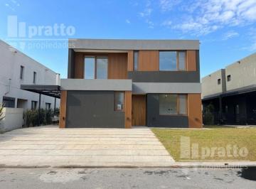 Casa · 261m² · 7 Ambientes · 1 Cochera · Casa en El Canal