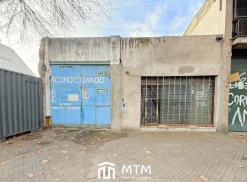 Casa · 300m² · Terreno con Galpon en Venta Rosario, Echesortu