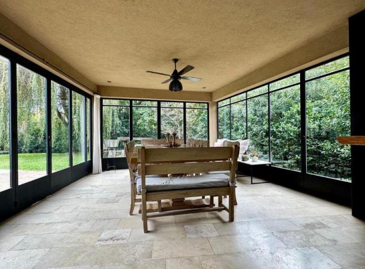 Casa · 429m² · 6 Ambientes · 2 Cocheras