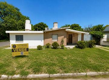Casa de 8 ambientes, Córdoba · Oportunidad de Inversión, 3 Casas en Esquina - Zona Norte