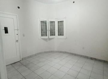 Casa de 3 ambientes, Lomas de Zamora · Alquiler. Casa de 3 Ambientes en Excelente Ubicación de Banfield.