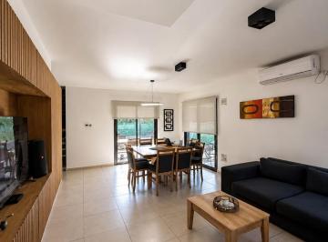 Casa · 180m² · 4 Ambientes · 2 Cocheras · Duplex 3 Dorm. en Valle Escondido