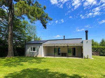 Casa · 66m² · 3 Ambientes · ¡La Casa de Tus Sueños Te Espera en Lobos! Apta Crédito