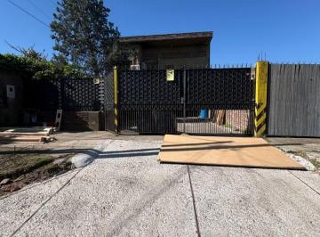Depósito , Lanús · En Alquiler Galpon de Aprox. 300 m en Lanus - Mte Chingolo