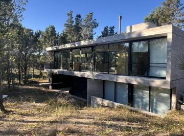 Casa · 230m² · 5 Ambientes · 2 Cocheras · Casa a La Venta en Villarobles Pinamar