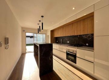 Casa · 94m² · 3 Ambientes · 1 Cochera · Venta - Moderna Casa en PH 3 Ambientes con Jardin y Piscina | Perla Norte
