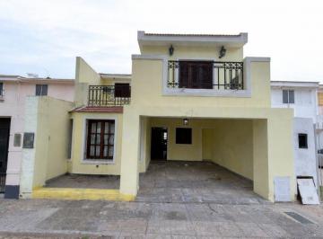 Casa · 200m² · 4 Ambientes · 1 Cochera · Duplex en Venta - Barrio Jardin - 3 Dorm.