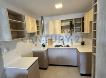 Departamento · 71m² · 4 Ambientes · Se Vende Dpto Super Luminoso de 2 Dorm. con Balcon