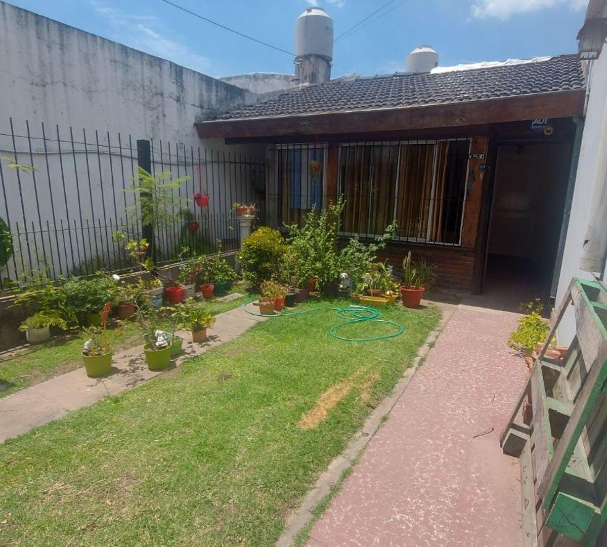 Arturo Guastavino 3500, Castelar, Morón