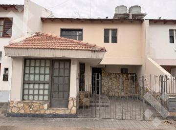 Casa · 138m² · 4 Ambientes · 1 Cochera · Venta Casa 3 Dorm. + Local Comercial - Neuquén