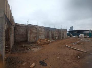 Casa · 140m² · 6 Ambientes · 2 Cocheras · Casa en Pozo Proxima Al Portal de Ingreso