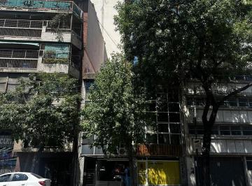 Local comercial · 125m² · 4 Ambientes · PH Que Incluye 2 Deptos y un Local Sin Subdividir. Se Vende en Block