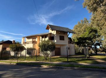 Casa · 370m² · 4 Dormitorios · 4 Cocheras · Casa 4 Dorm + 4 Baños + Pileta Barrio Tablada Park