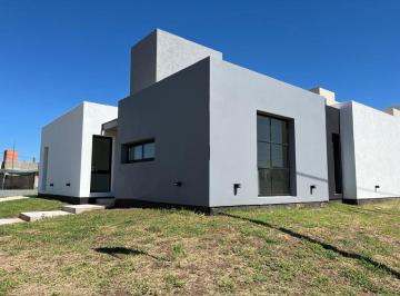 Casa de 4 ambientes, Córdoba · Casa Brisas de Manantiales - Planta Baja - 3 Dorm. - Lote 330 M²!