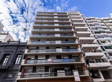 Departamento · 48m² · 2 Ambientes · Corrientes Al 1200 Venta Departamento 1 Dormitorio con Patio en Rosario