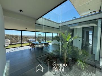 Casa · 696m² · 10 Ambientes · 4 Cocheras · Casa de Calidad, Diseño y Exclusividad en Venta La Pankana