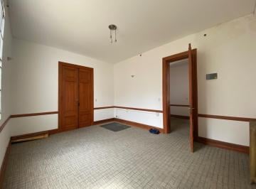 Oficina comercial · 56m² · 3 Ambientes · Alquiler! Impecable y Luminosa Oficina en Sarmiento Al 300