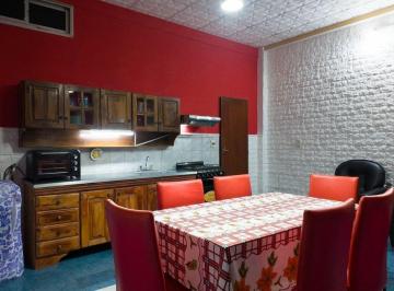 PH · 64m² · 2 Ambientes · 1 Cochera · PH 2 Amb en Venta en Berazategui con Cochera S/exp