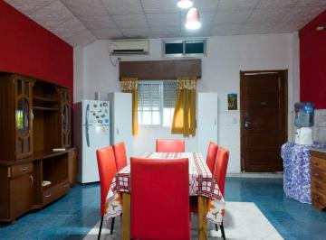 PH · 64m² · 2 Ambientes · 1 Cochera · PH 2 Amb en Venta en Berazategui con Cochera S/exp