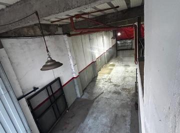 Bodega-Galpón · 270m² · 2 Ambientes · 2 Cocheras · Alquiler - Galpon - Ideal Deposito - Oportunidad - Excelente Ubicacion - Ingreso Camiones - Amplio.