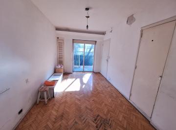 Departamento · 44m² · 3 Ambientes · 1 Cochera · Venta Departamento 3 Ambientes en Belgrano a Reciclar. Espacio Guardacoche