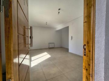 Departamento · 78m² · 3 Ambientes · 1 Cochera · Alquiler Departamento Pb B° Los Agaves Carrodilla