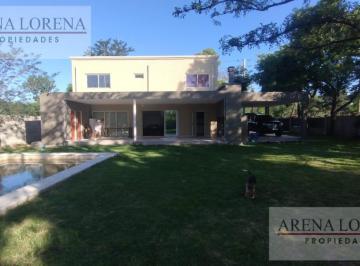 Casa · 210m² · 5 Ambientes · 6 Cocheras · Casa Quinta 5 Ambientes en Venta a Estrenar con Piscina Paso del Rey Financia