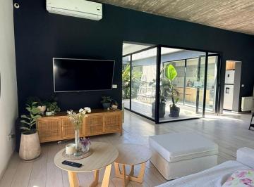 Casa de 4 ambientes, Berazategui · Oportunidad, Casa en Venta 4 Ambientes con Pileta, Barrio Cerrado La Reserva Hudson