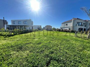 Terreno · 611m² · Lote en Puertos del Lago Acepta Permuta