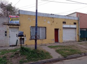 Casa · 227m² · 5 Ambientes · 1 Cochera · Inversión en Moreno Sur | Potencial 4 Rentas + Ampliación