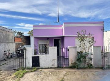 Casa de 3 ambientes, La Plata · 152bis E/ 63 y 64 Casa en Venta de Dos Dorm., Los Hornos, La Plata.