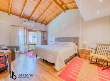 Casa · 240m² · 4 Ambientes · 5 Cocheras · Chalet Residencial - Pinos de Anchorena