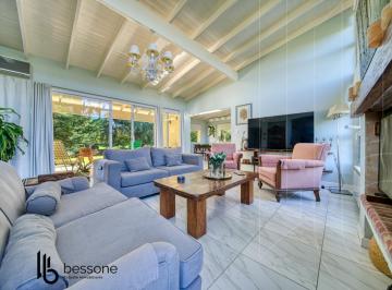 Casa · 193m² · 4 Ambientes · 2 Cocheras · Casa en Rumencó Los Tilos