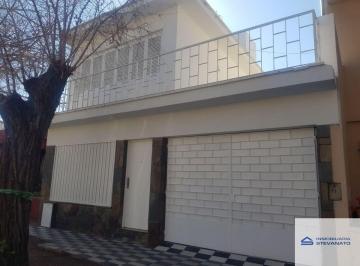 Casa de 5 ambientes, Godoy Cruz · Casa en Venta de 3 Dorm. C/ Cochera en Godoy Cruz