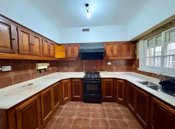 Casa · 270m² · 4 Ambientes · Zapiola 200 Casa en Venta