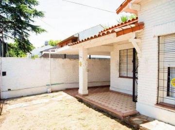 Casa de 3 ambientes, Almirante Brown · Alquiler. Casa 3 Ambientes con Cochera en Excelente Ubicación de José Mármol.