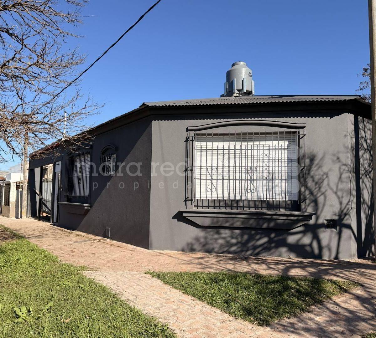 SAAVEDRA 49. Entre Rivadavia y Avenida lastra