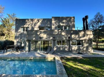 Casa · 280m² · 5 Ambientes · 2 Cocheras · Casa en Barrancas de San Benito Country Club