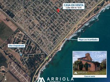 Casa · 131m² · 4 Ambientes · 1 Cochera · Casa en Los Acantilados