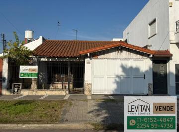 Casa · 128m² · 6 Ambientes · 1 Cochera · Casa en Villa Centenario