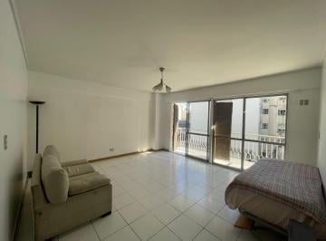 Departamento · 72m² · 3 Ambientes · 3 Amb Fte Balcon Cdo - Baño y Toillete - 80 m²