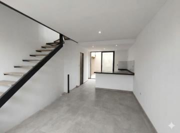 Casa · 98m² · 4 Ambientes · 1 Cochera · Moderna Casa Triplex de 2 Dorm + Comodín con Cochera y Patio - Galvez y Pueyrredón