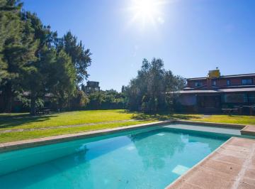 Casa · 1500m² · 5 Ambientes · 2 Cocheras · Casa - Arroyo Seco